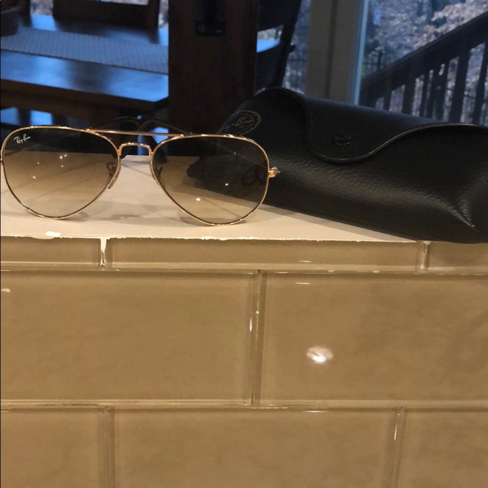 Ray ban new ! Never worn aviators- will sell fast